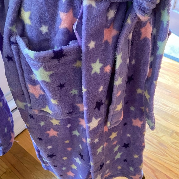 SOLD….Robe - Picture 3 of 4